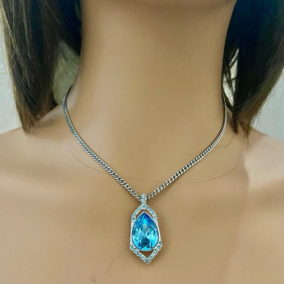 Vintage Givenchy Blue Crystals-Silver 18-inch Pendant Necklace - Picture 9 of 10